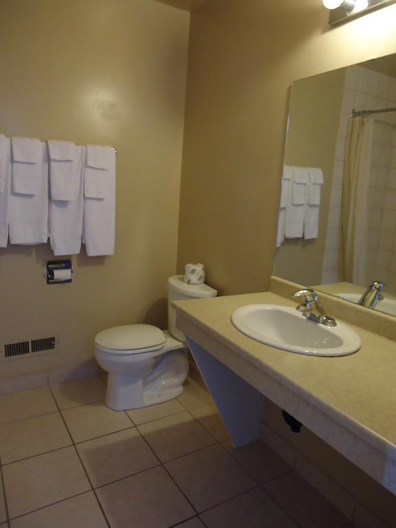 Kingsway Inn Θάντερ Μπέι Δωμάτιο φωτογραφία