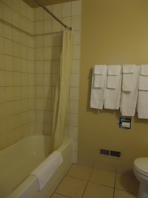 Kingsway Inn Θάντερ Μπέι Δωμάτιο φωτογραφία